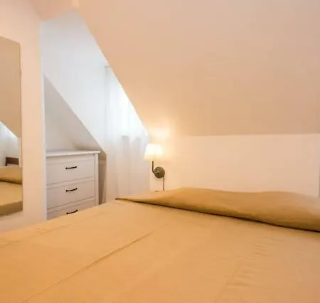 Διαμέρισμα Renewed Flat In Typical Bairro Alto