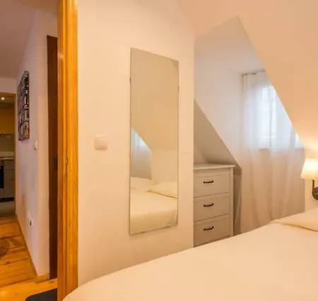 Διαμέρισμα Renewed Flat In Typical Bairro Alto *