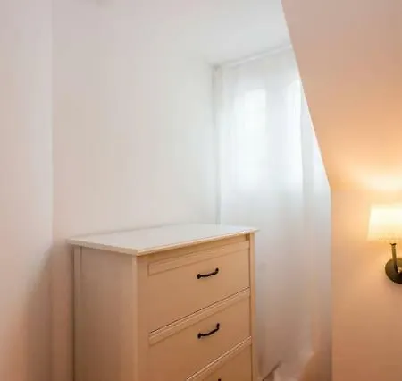 Renewed Flat In Typical Bairro Alto Διαμέρισμα *