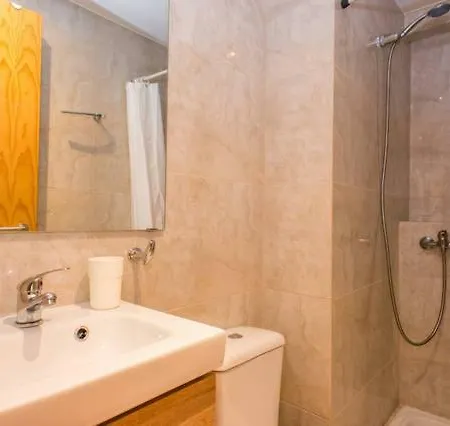 Διαμέρισμα Renewed Flat In Typical Bairro Alto