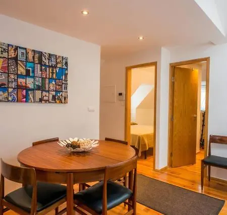 Διαμέρισμα Renewed Flat In Typical Bairro Alto *
