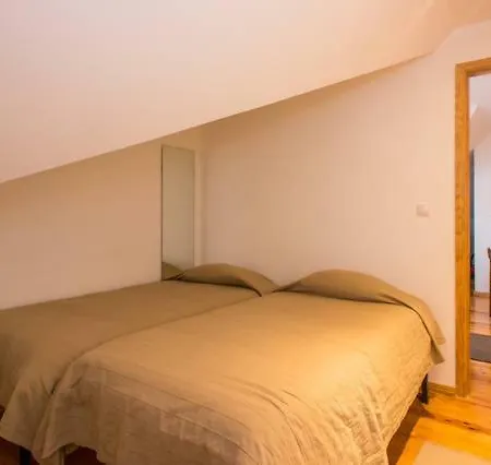 Renewed Flat In Typical Bairro Alto * Lissabon